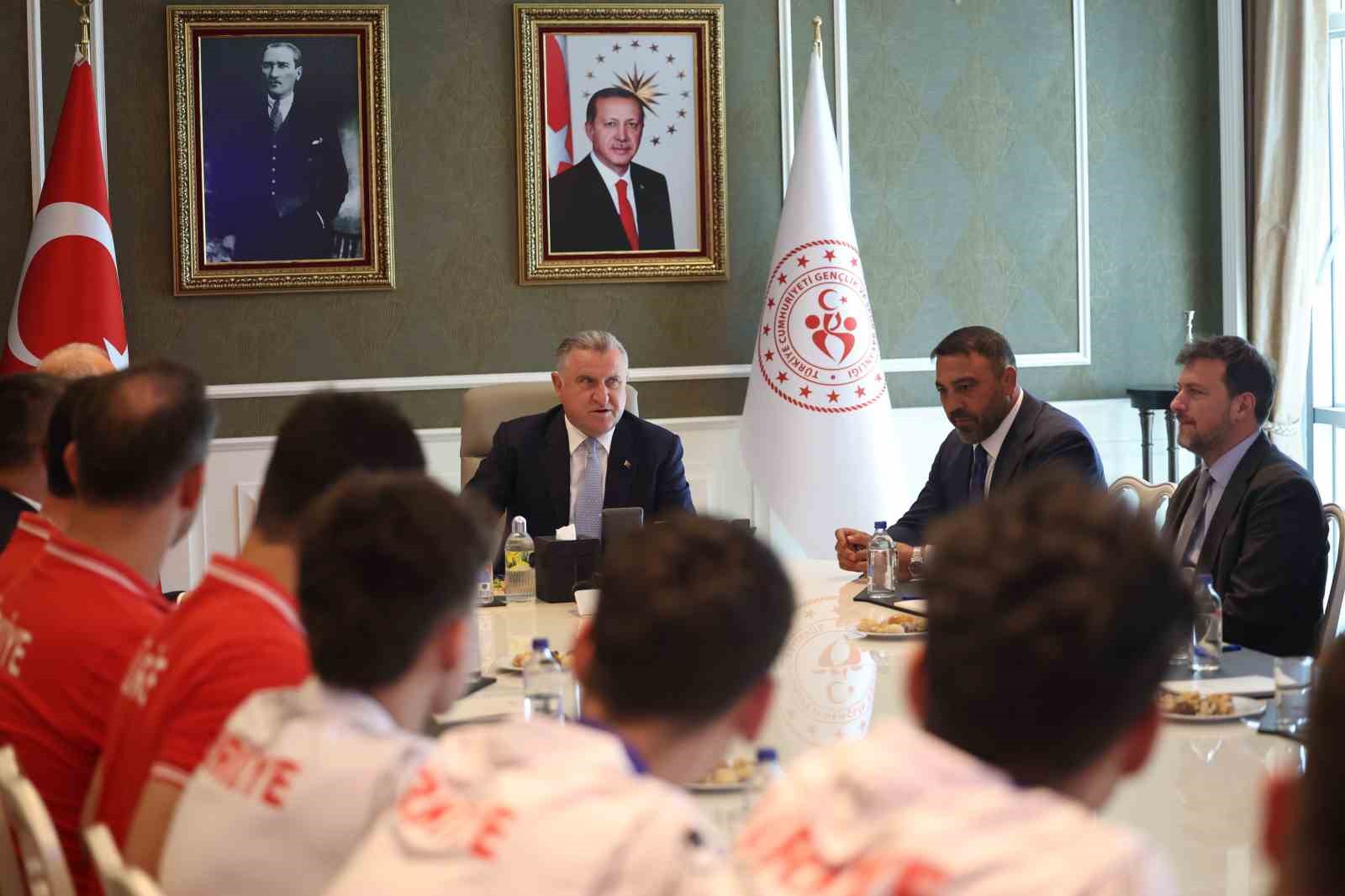 bakan bak istikrarli basarilarla voleybol ulkesi haline geldik 1 3Mvz4wjy