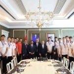 bakan-bak-istikrarli-basarilarla-voleybol-ulkesi-haline-geldik-6IuICR45.jpg