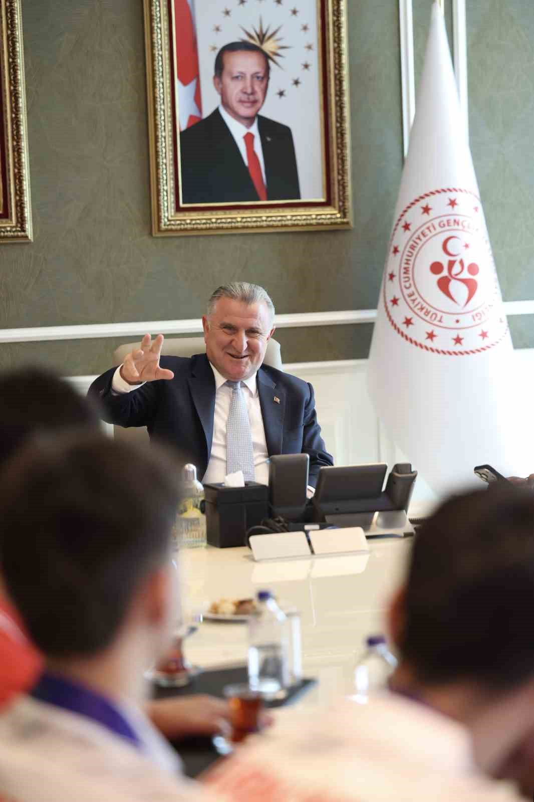 bakan bak istikrarli basarilarla voleybol ulkesi haline geldik 7 ORqrNvJL