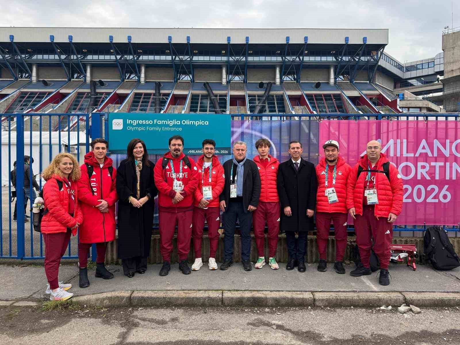 Bakan Bak, İtalya’da milli sporcuları ziyaret etti 7 bakan bak italyada milli sporculari ziyaret etti 3 XhVtyv3c
