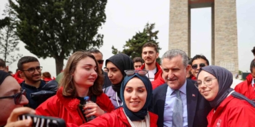 bakan-bak-kadin-sporcularimizla-gurur-duyuyoruz-FMLXbvjH.jpg