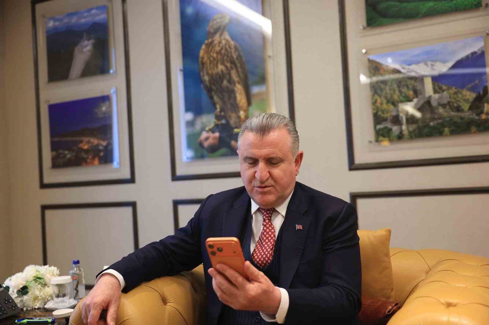 bakan bak kis olimpiyatlarinda yarisacak milli sporcularla gorustu 1 w71OYC84