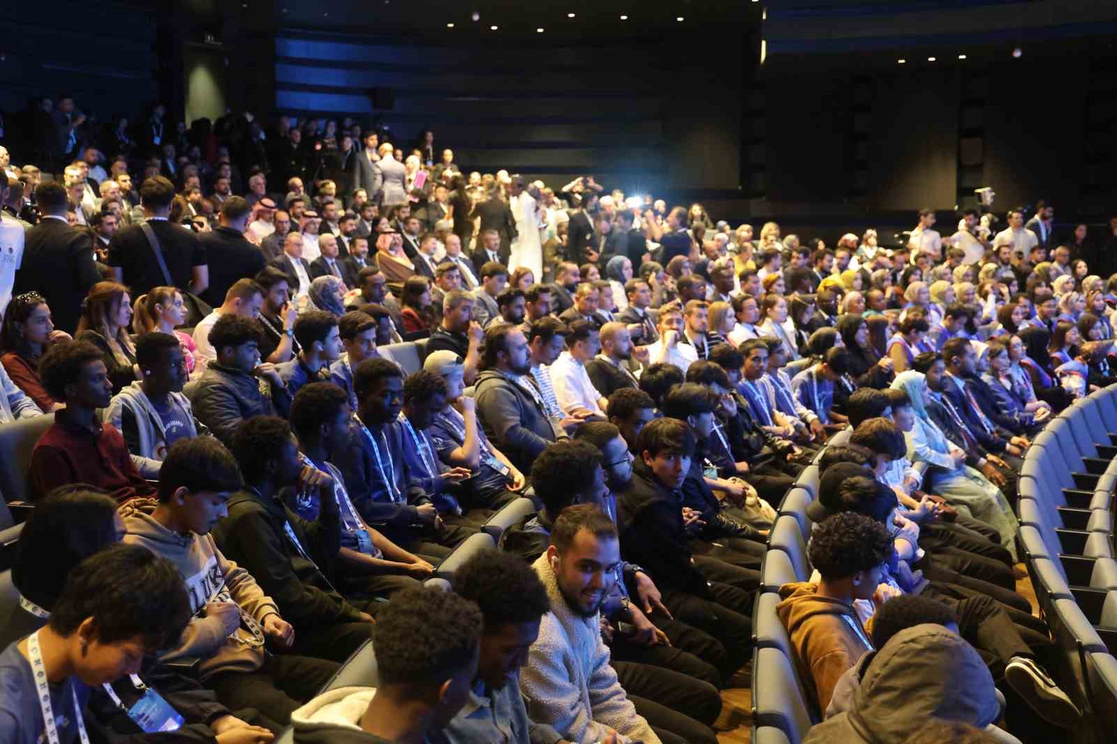 bakan bak konyamizin 2026 yili iit genclik baskenti unvanini buyuk bir gururla tasiyacagina inaniyorum