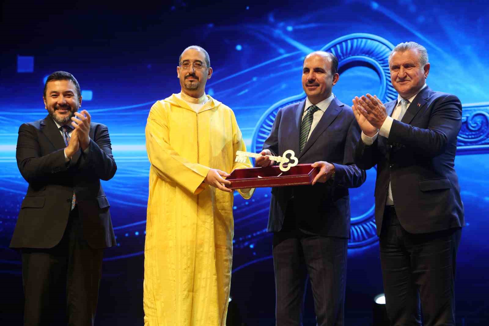 bakan bak konyamizin 2026 yili iit genclik baskenti unvanini buyuk bir gururla tasiyacagina inaniyorum ELffB8fD