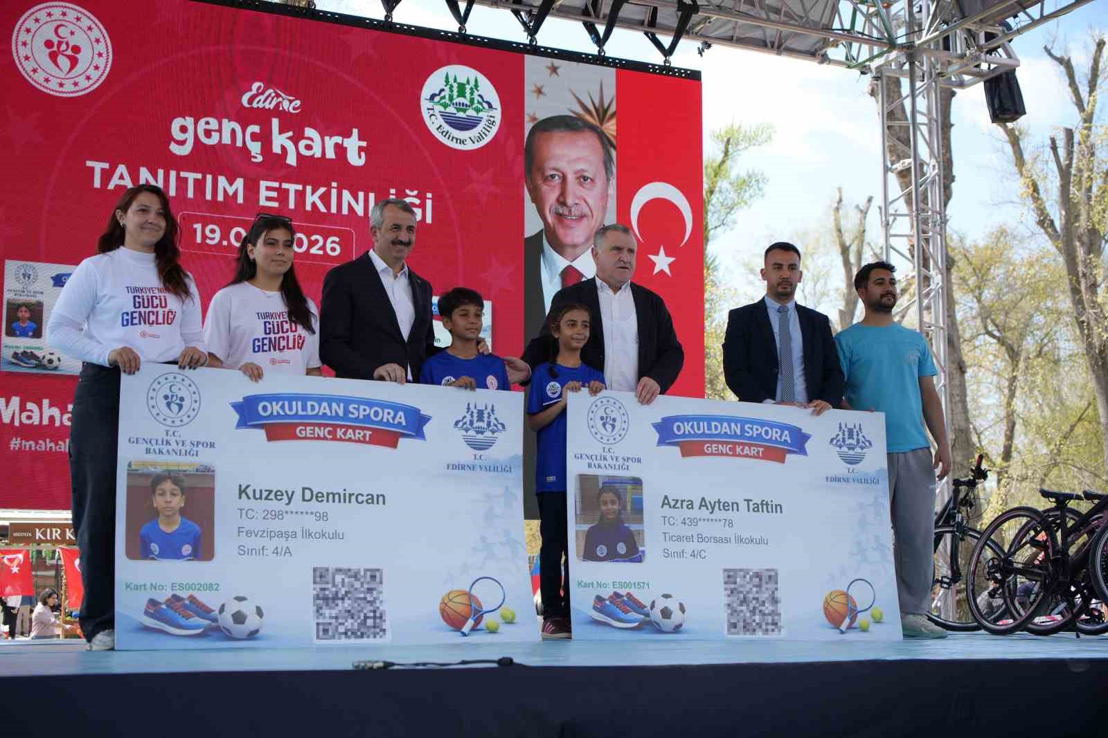 bakan bak lutfen cocuklarinizla konusun cocuklariniza sarilin cocuklariniza sevginizi aktarin 2 X7UU2dcr