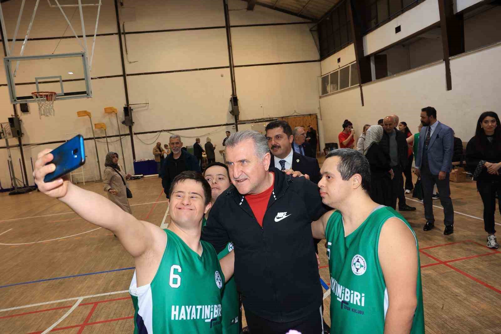 bakan bak ozel sporcular bizim icin cok kiymetli 6 RTqFhWda