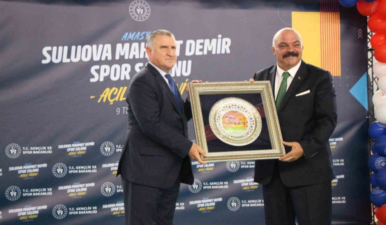 bakan-bak-turkiye-nato-zirvesinde-tum-dunyaya-gucunu-gosterdi-4tuOL7W4.jpg