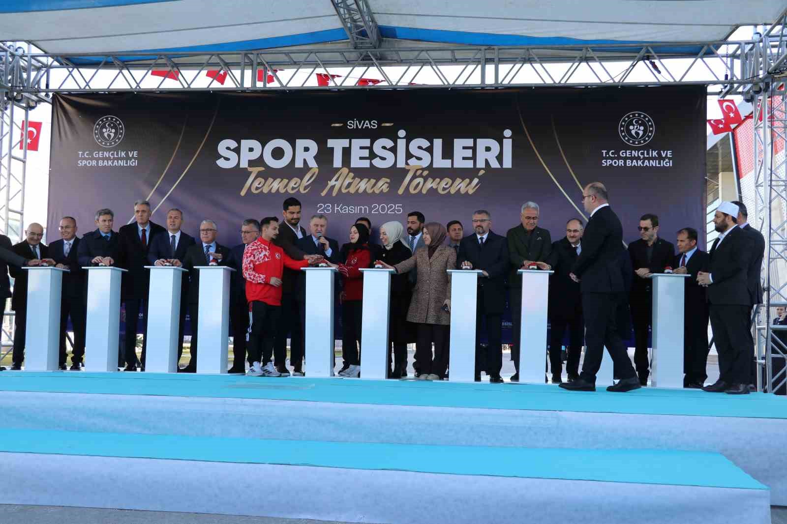 bakan bak turkiye spor devrimi yasiyor 1 nKaAnvQi
