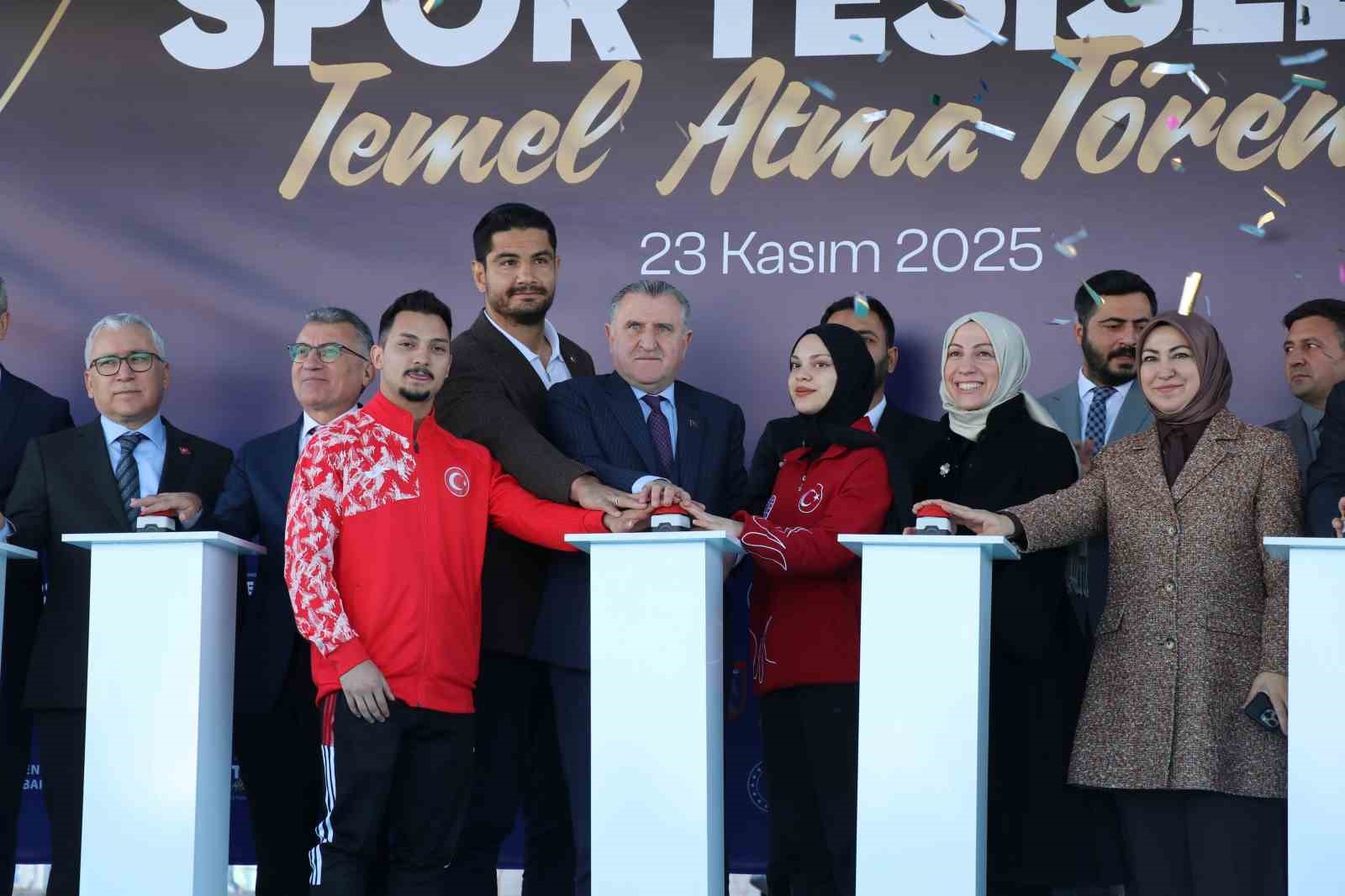 bakan bak turkiye spor devrimi yasiyor 2