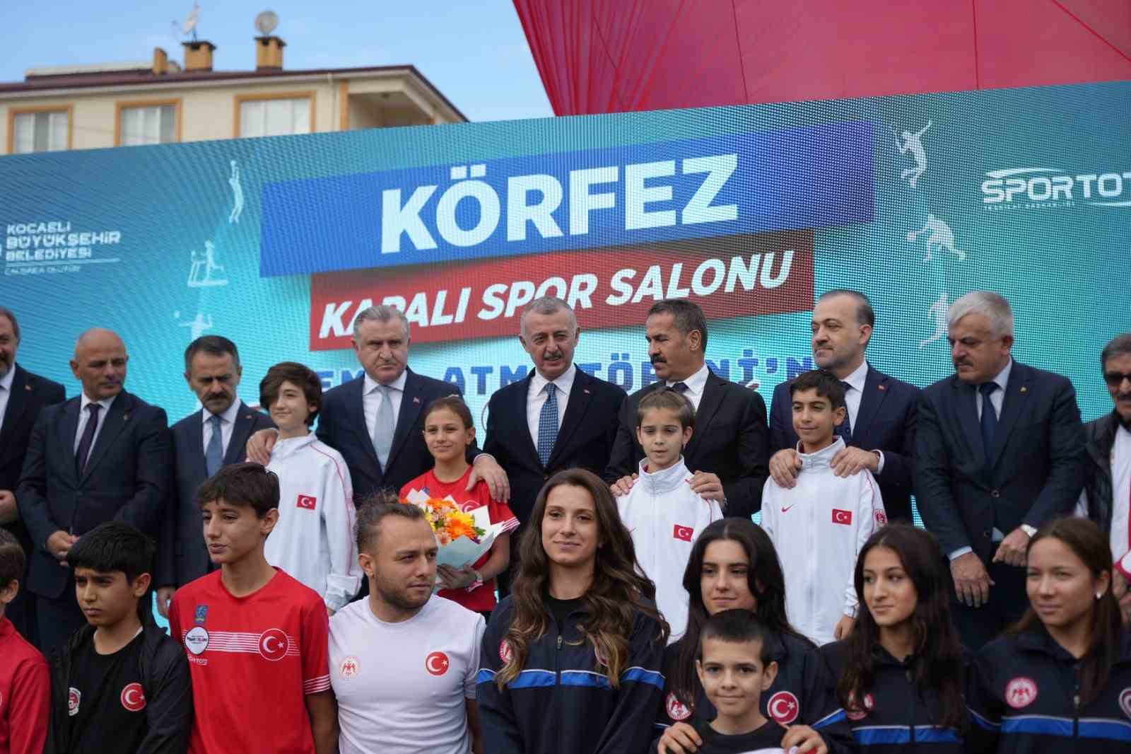 bakan bak turkiye su anda spor tesisi devrimi yasiyor 1 3u7fZfh5
