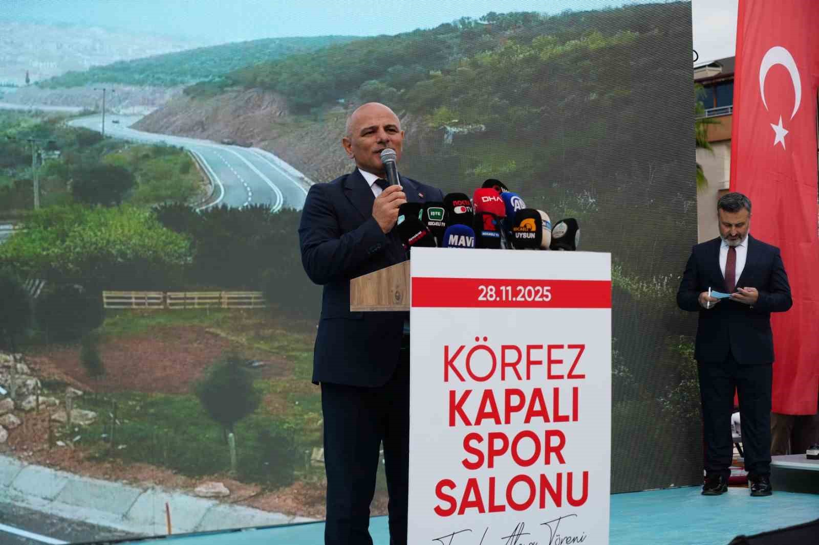 bakan bak turkiye su anda spor tesisi devrimi yasiyor 3