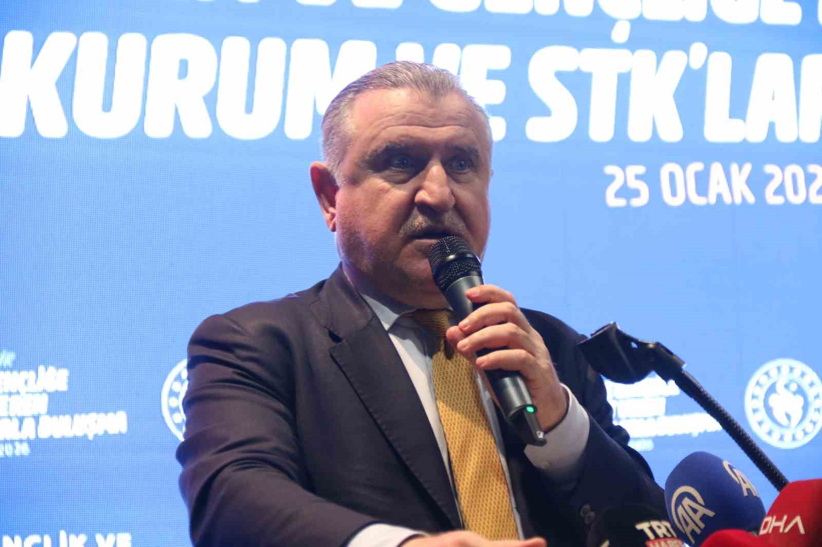 bakan bak turkiye yuzyili sporun ve gencligin yuzyili olacak 0 4ymzsqUK