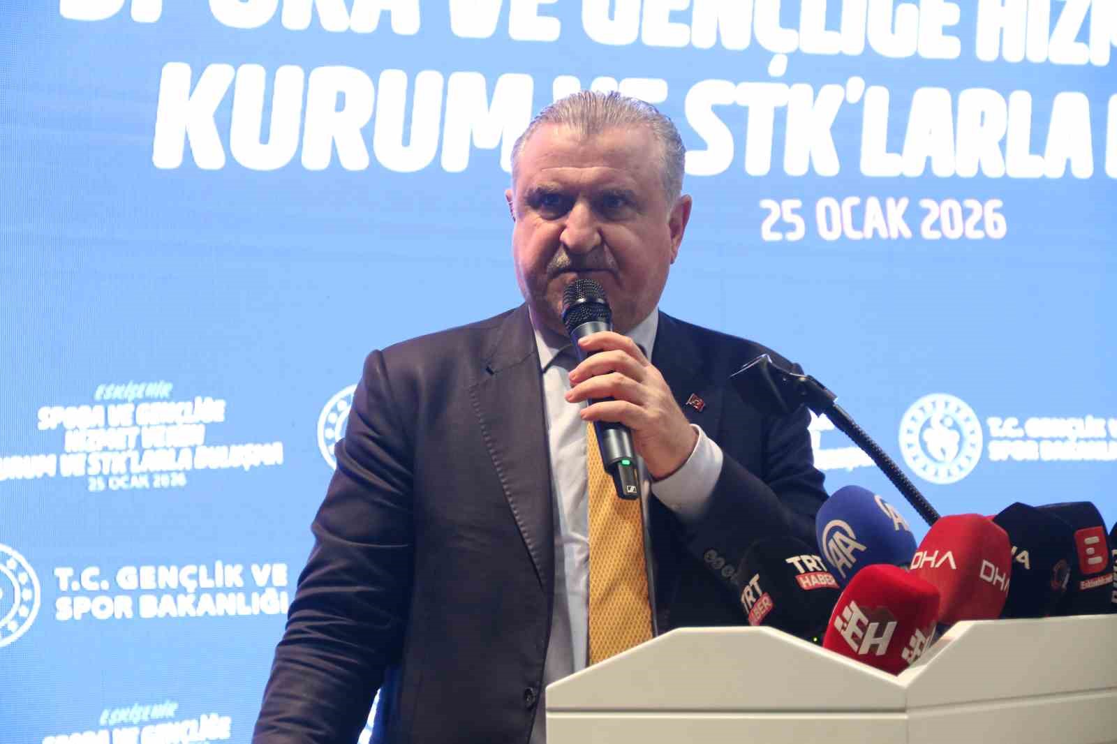 bakan bak turkiye yuzyili sporun ve gencligin yuzyili olacak 1 JORJEIyh