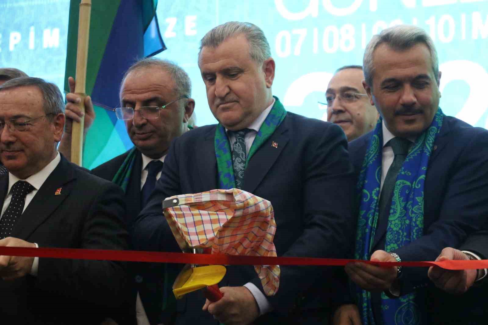 Bakan Bak ve Bakan Memişoğlu Ankara Rize Günleri açılış programında 11 bakan bak ve bakan memisoglu ankara rize gunleri acilis programinda 7 fHMQOvMZ