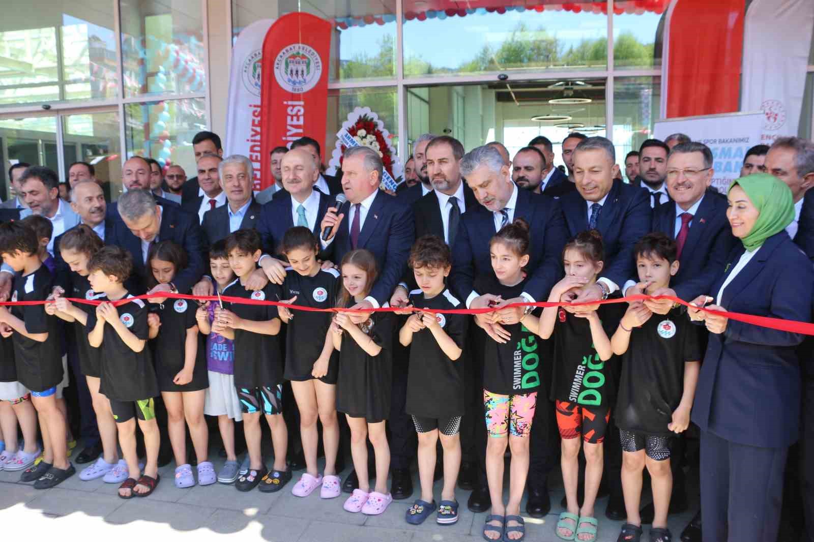 bakan bak yuzme bilmeyen kalmasin projesi cercevesinde bu zamana kadar yaklasik 12 milyon insanimiza MtlD7yQQ