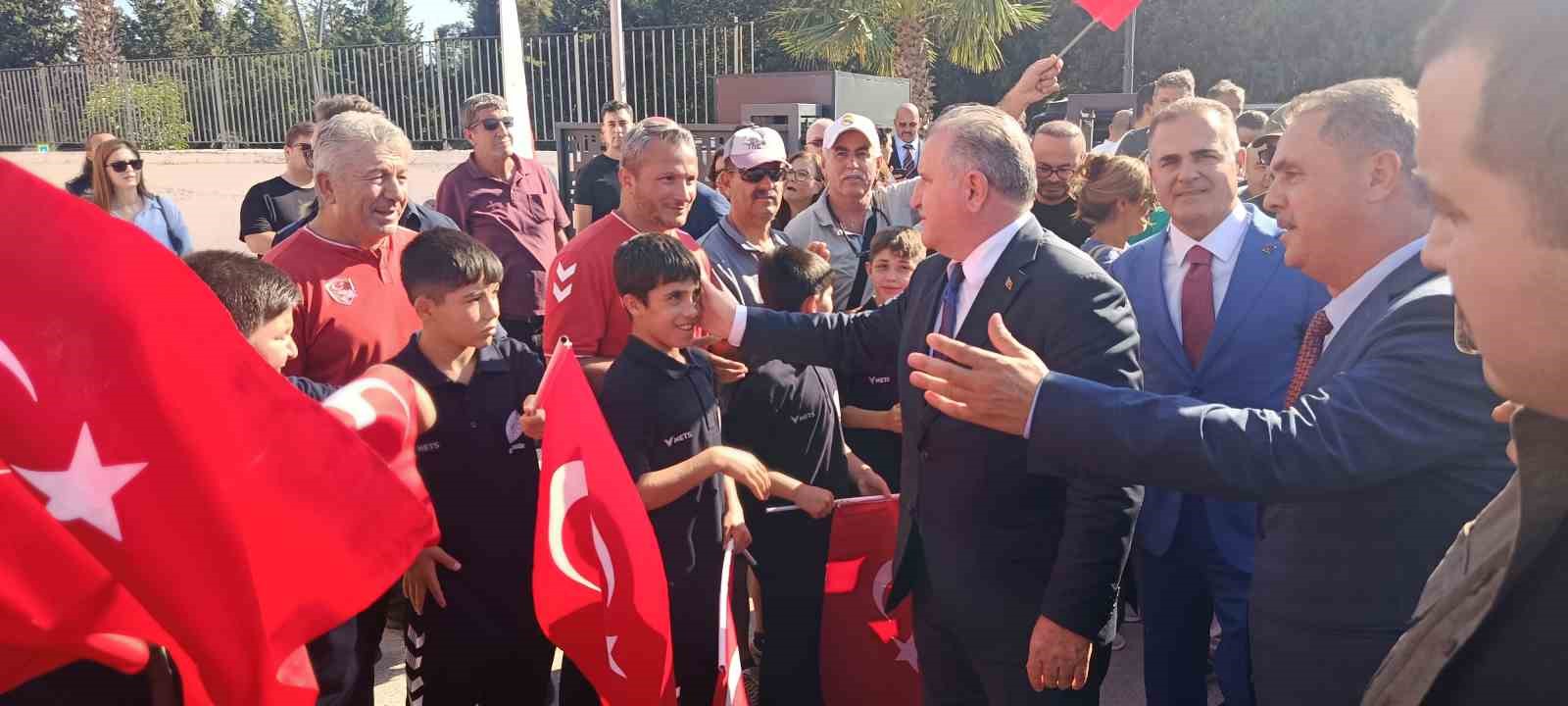 Bakan Bak’tan Marmaris’e olimpik havuz müjdesi 18 bakan baktan marmarise olimpik havuz mujdesi 14 cAjiMKTh