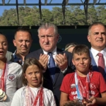 bakan-baktan-marmarise-olimpik-havuz-mujdesi-FJyG1Utf.jpg