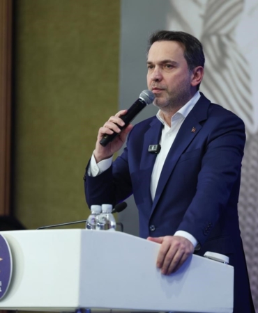 bakan-bayraktar-2026-mujdeler-yili-olarak-bizlere-nasip-olacak-EPT8IFiP.jpg