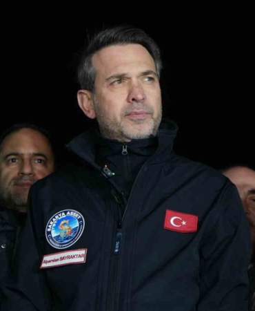 bakan-bayraktar-2026da-sakarya-gaz-sahasinda-uretimi-iki-katina-cikaracagiz-iVqGADEq.jpg
