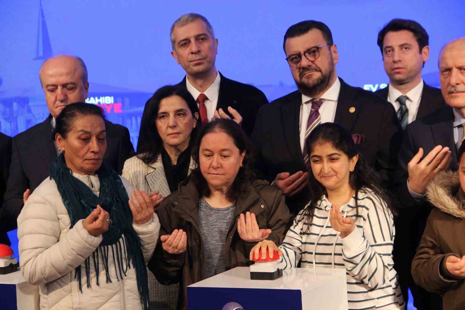 bakan bayraktar 2028de 17 milyon haneye kendi dogal gazimizi verecegiz 10 1S9Cc1ej