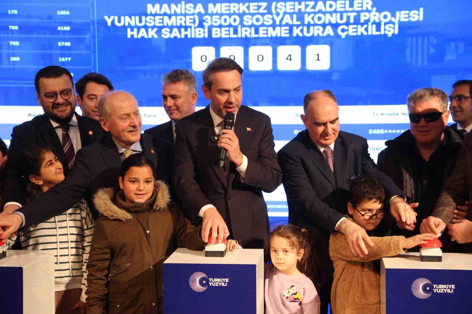 bakan bayraktar 2028de 17 milyon haneye kendi dogal gazimizi verecegiz 12 YcDfMFts