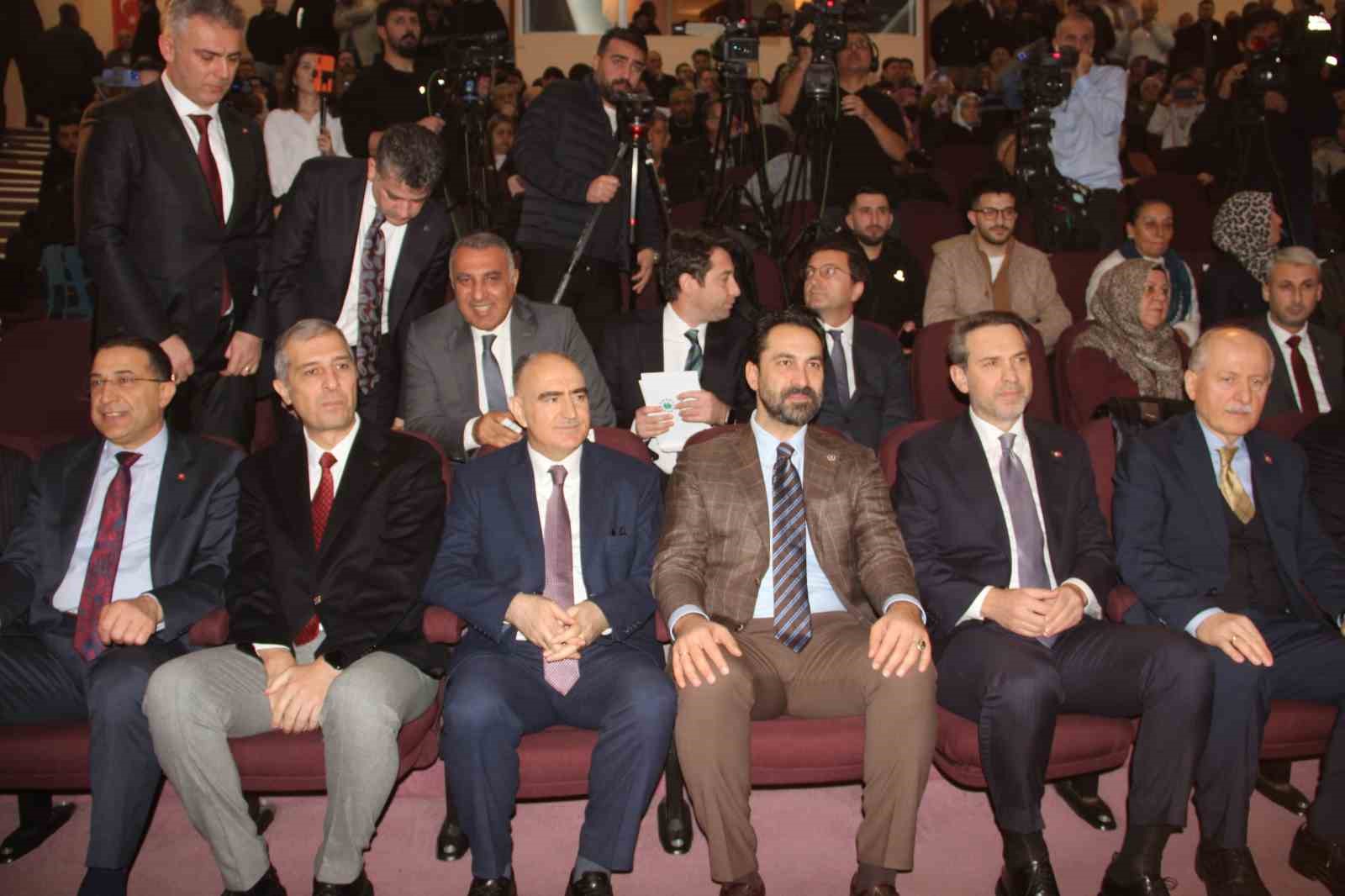 bakan bayraktar 2028de 17 milyon haneye kendi dogal gazimizi verecegiz 3