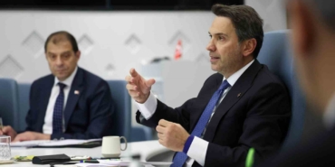 bakan-bayraktar-azerbaycan-enerji-bakani-sahbazov-ile-elektrik-is-birligini-gorustu-YRjpKwmK.jpg