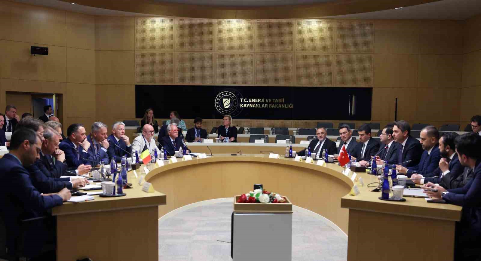 bakan bayraktar belcika basbakan yardimcisi prevot ile gorustu 1 ALtSlQ2Y