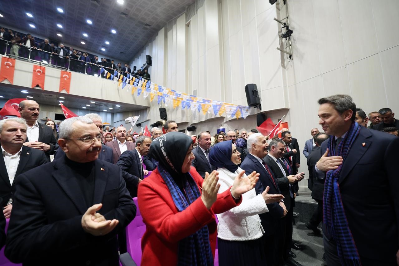 bakan bayraktar biz gece gunduz petrol ariyoruz dogalgaz ariyoruz 0 lB4551cM