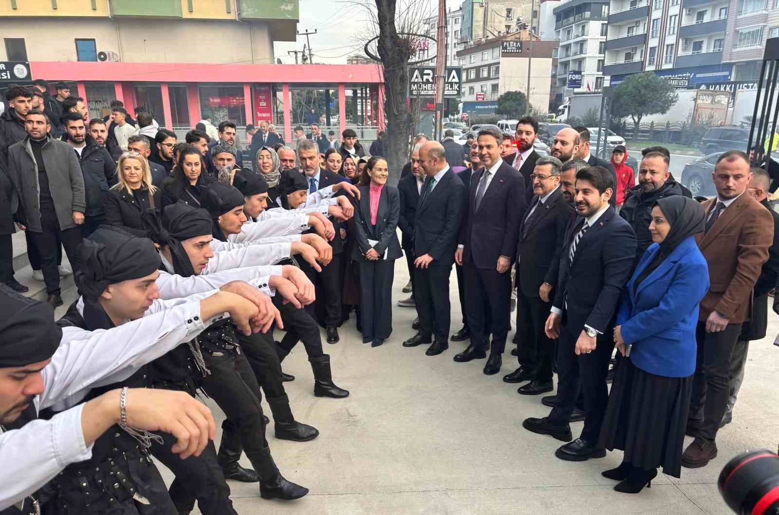 bakan bayraktar bu sene 8 milyon haneye yetecek gazi uretmis olacagiz 2028de 16 milyona GOlRKAZk