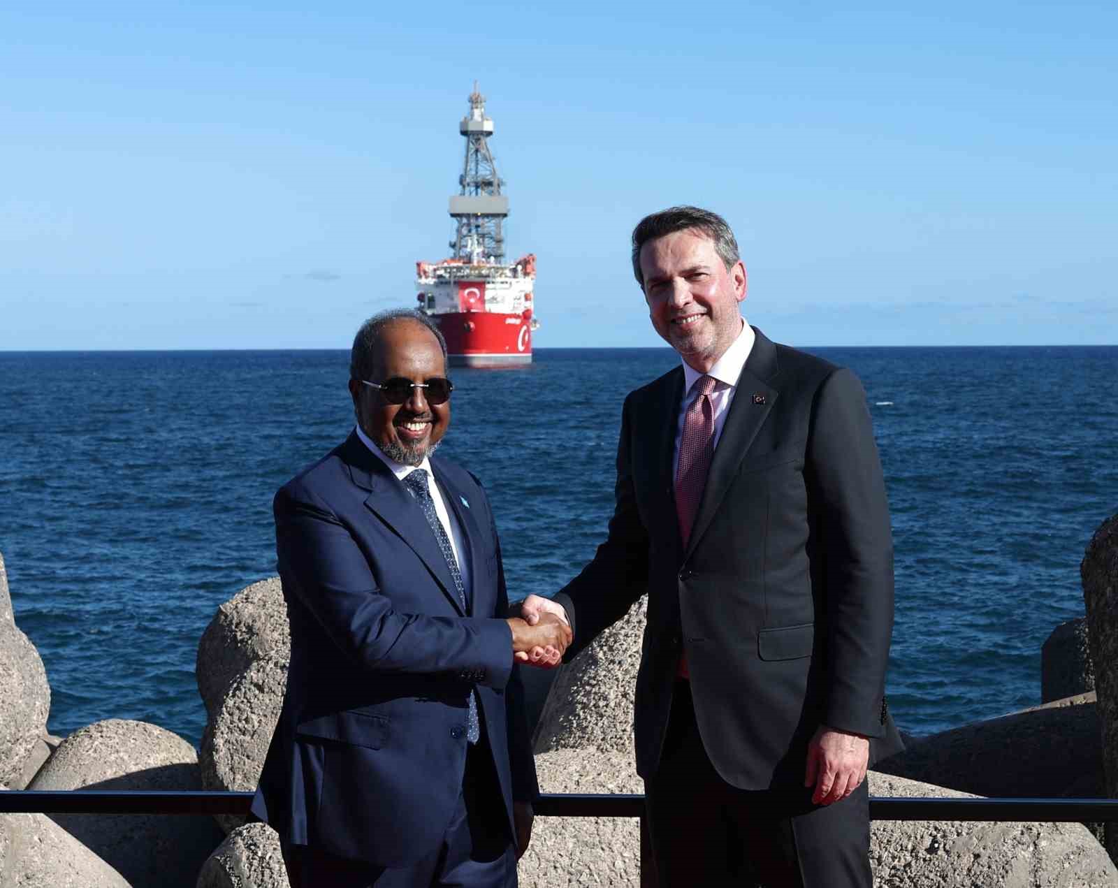 bakan bayraktar curad 1 kuyusu ile enerjide somalide yeni bir donem aciliyor 6 YbMwn69a