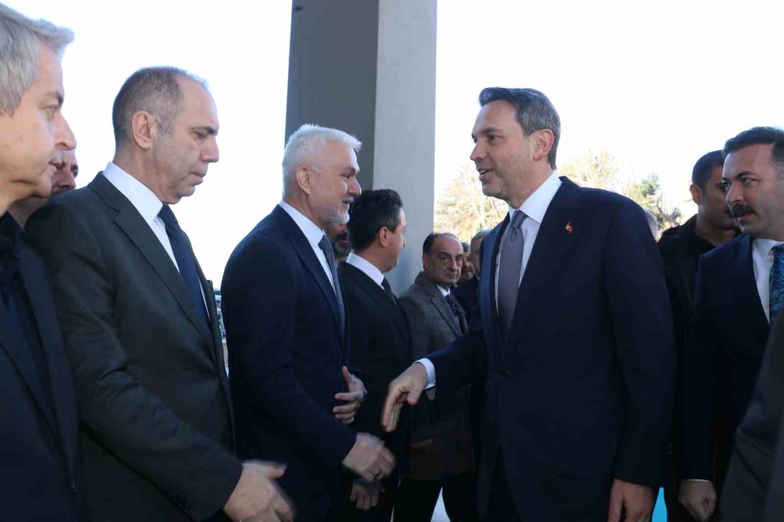 bakan bayraktar dogalgaz uretimi 2028de 4 katina cikacak ve 17 milyon hanenin ihtiyacini kendi ZfAvbPZR