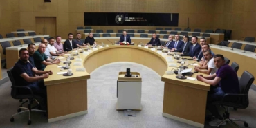 bakan-bayraktar-doruk-madencilik-iscilerini-kabul-etti-qUuZM67u.jpg