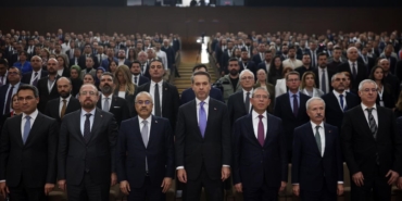bakan-bayraktar-enerjide-bagimsiz-bir-turkiye-hedefinde-en-onemli-gorev-enerji-uzmanlarina-dusuyor-WOf6ArEh.jpg
