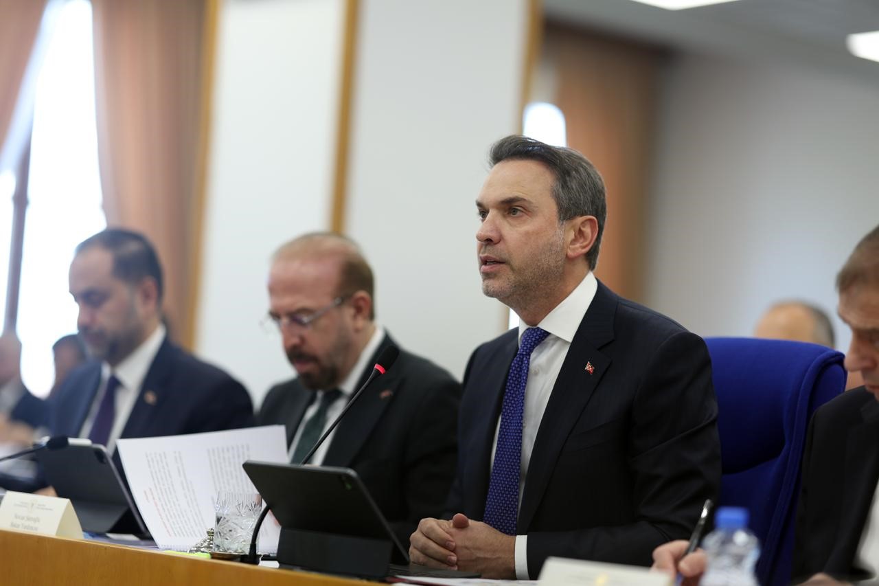 bakan bayraktar guncel degeri 37 milyar dolar olan 924 milyar metrekup dogal gaz kesfettik elw6PGcg