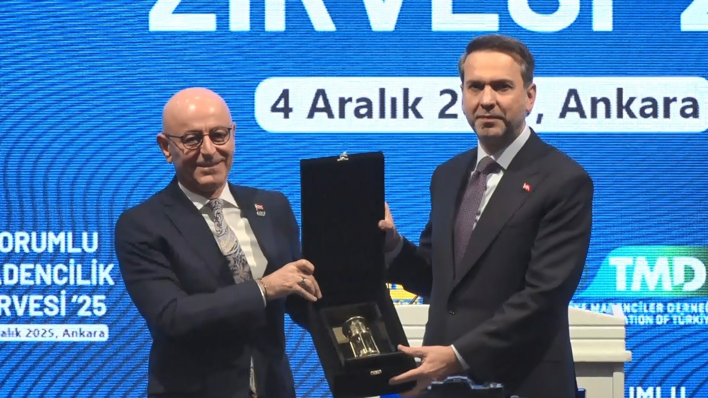Bakan Bayraktar: "Hedefimiz madencilik sektörümüze gerek risk sermayesi gerekse uluslararası sermayeyi ülkemize çekecek düzenlemeleri yapmak" 4 bakan bayraktar hedefimiz madencilik sektorumuze gerek risk sermayesi gerekse uluslararasi sermayeyi ulkemize cekecek duzenlemeleri TPfkUDg4