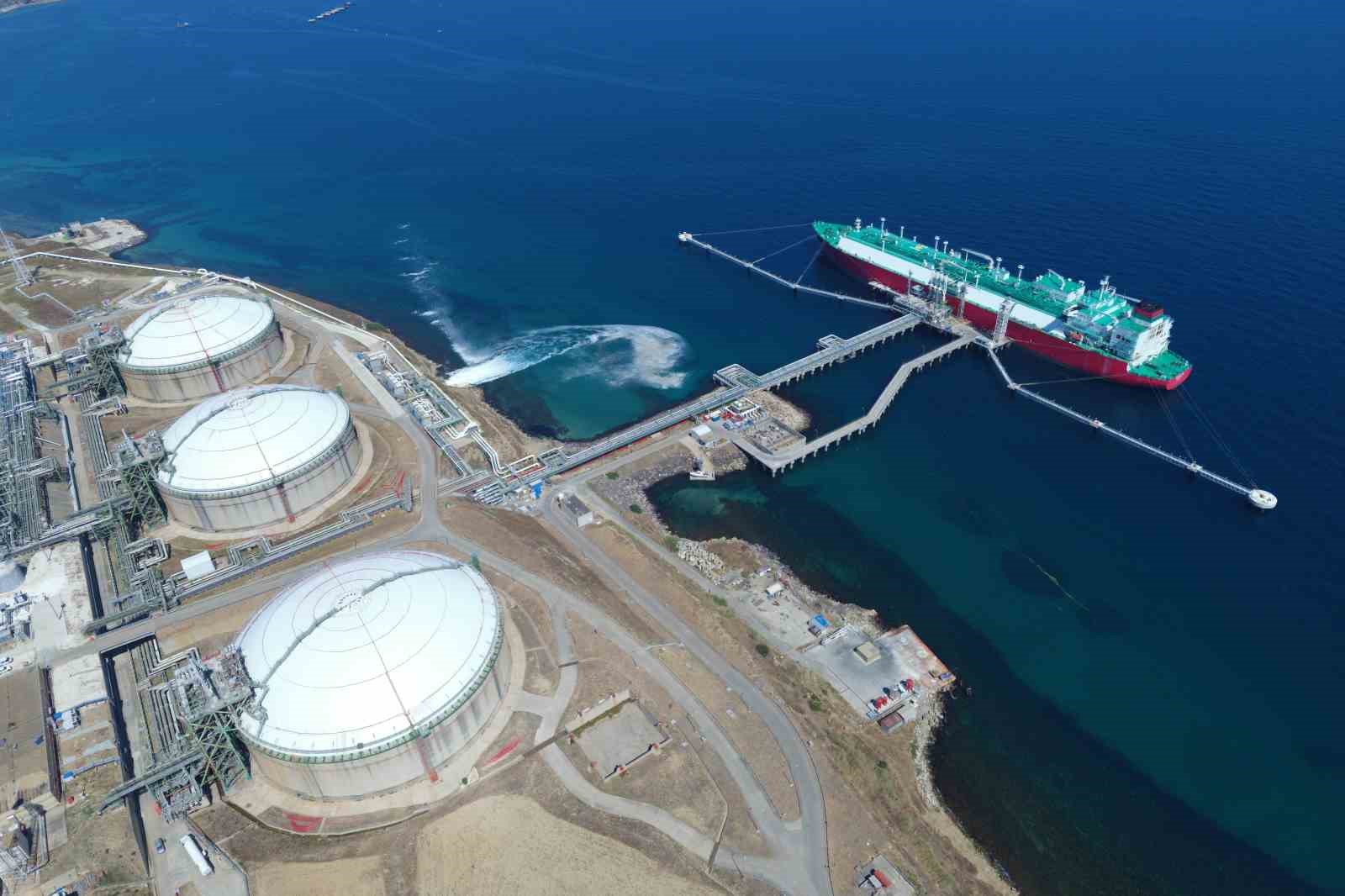 bakan bayraktar ihtiyac duydugumuz dogal gazin yarisini lng olarak alabilir hale geldik 0 GwkDmOqN