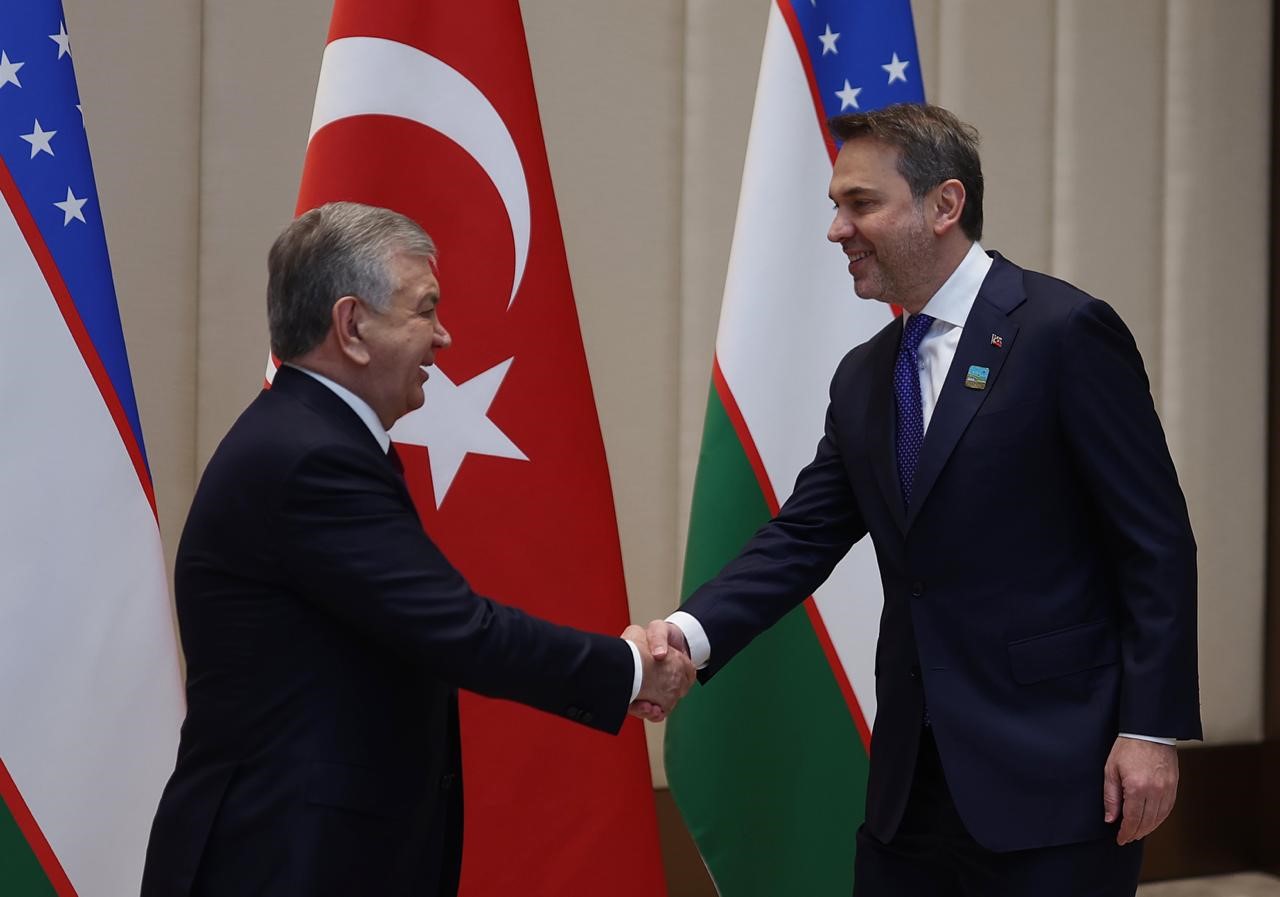bakan bayraktar ozbekistan cumhurbaskani mirziyoyev tarafindan kabul edildi 4