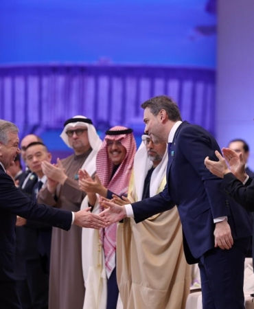 bakan-bayraktar-ozbekistan-cumhurbaskani-mirziyoyev-tarafindan-kabul-edildi-zGngmlAD.jpg