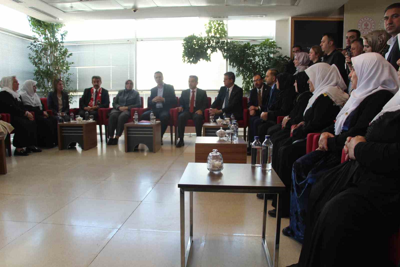 bakan bayraktar sirnakta 0 YaQXcAw6