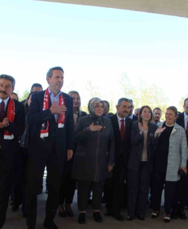 bakan-bayraktar-terorsuz-turkiye-kadinla-mumkun-UWIQPwgW.jpg