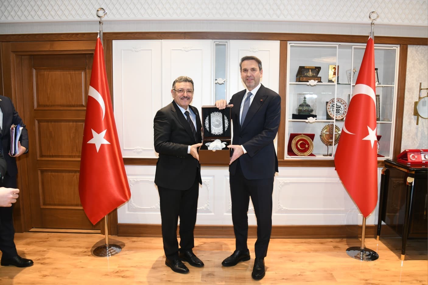 bakan bayraktar trabzonda 1 O9uuf2ii