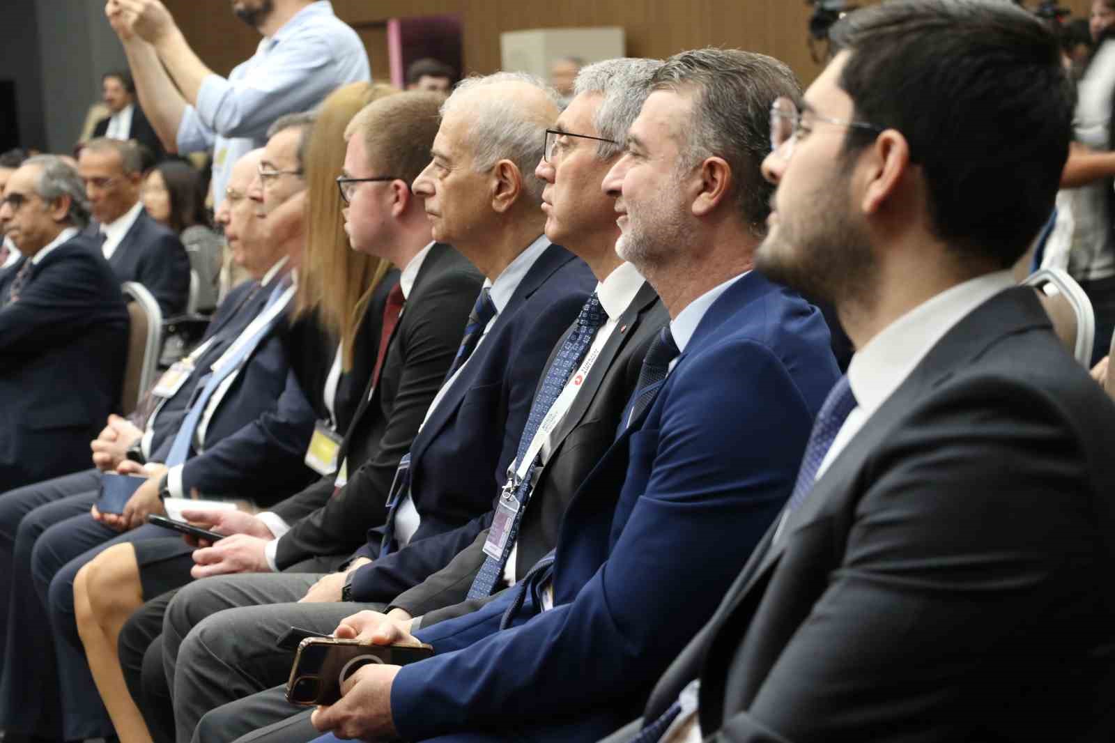 bakan bayraktar turkiye enerji piyasalarinda gecmiste yasanan cok yonlu sarsintilar nedeniyle onemli bir direnc ue8rq2Pj