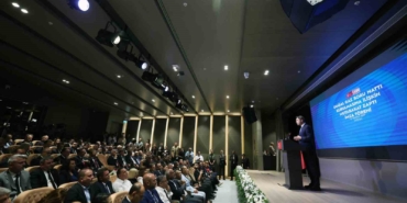 bakan-bayraktar-turkiye-kktc-arasinda-yaklasik-101-kilometre-uzunlugunda-dogal-gaz-iletim-hatti-insa-edecegiz-ezRpSqOa.jpg