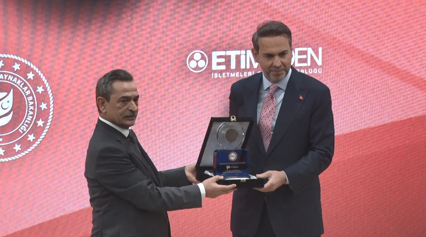bakan bayraktar turkiyede madenciligin yuzyilinda hep birlikte basaracagiz 2