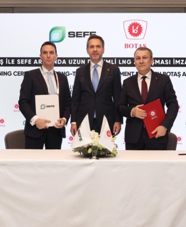 bakan-bayraktardan-avrupaya-lng-cagrisi-bizim-depolama-tesislerimizde-saklayabilirsiniz-CQxurjv1.jpg