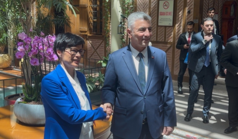 bakan-bolat-ab-genisleme-komiseri-marta-kos-ile-gorustu-vmvbYFRQ.jpg