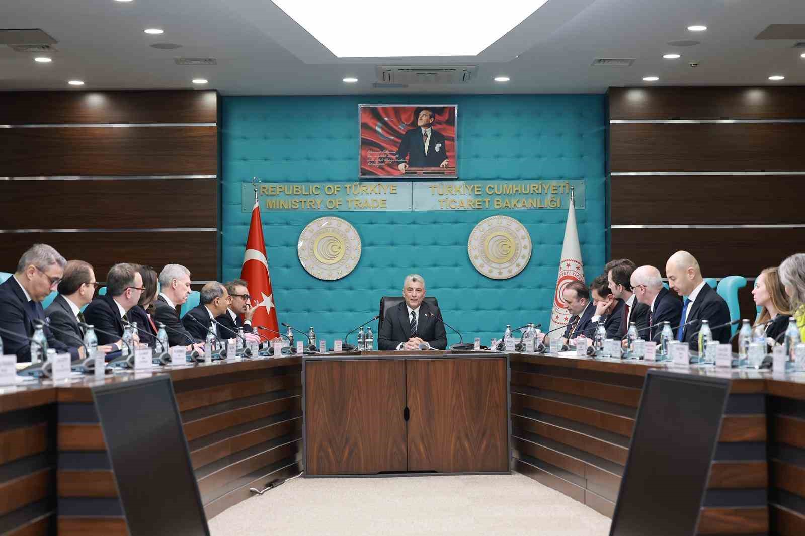 Bakan Bolat, ABD Ticaret Odası heyetiyle bir araya geldi 5 bakan bolat abd ticaret odasi heyetiyle bir araya geldi 1 ehIXCfAI