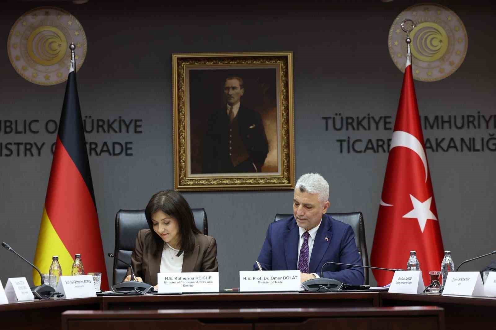 bakan bolat almanya vizelerinde ret orani yuzde 25lerden yuzde 14e geriledi 2 Q3sTWI4X