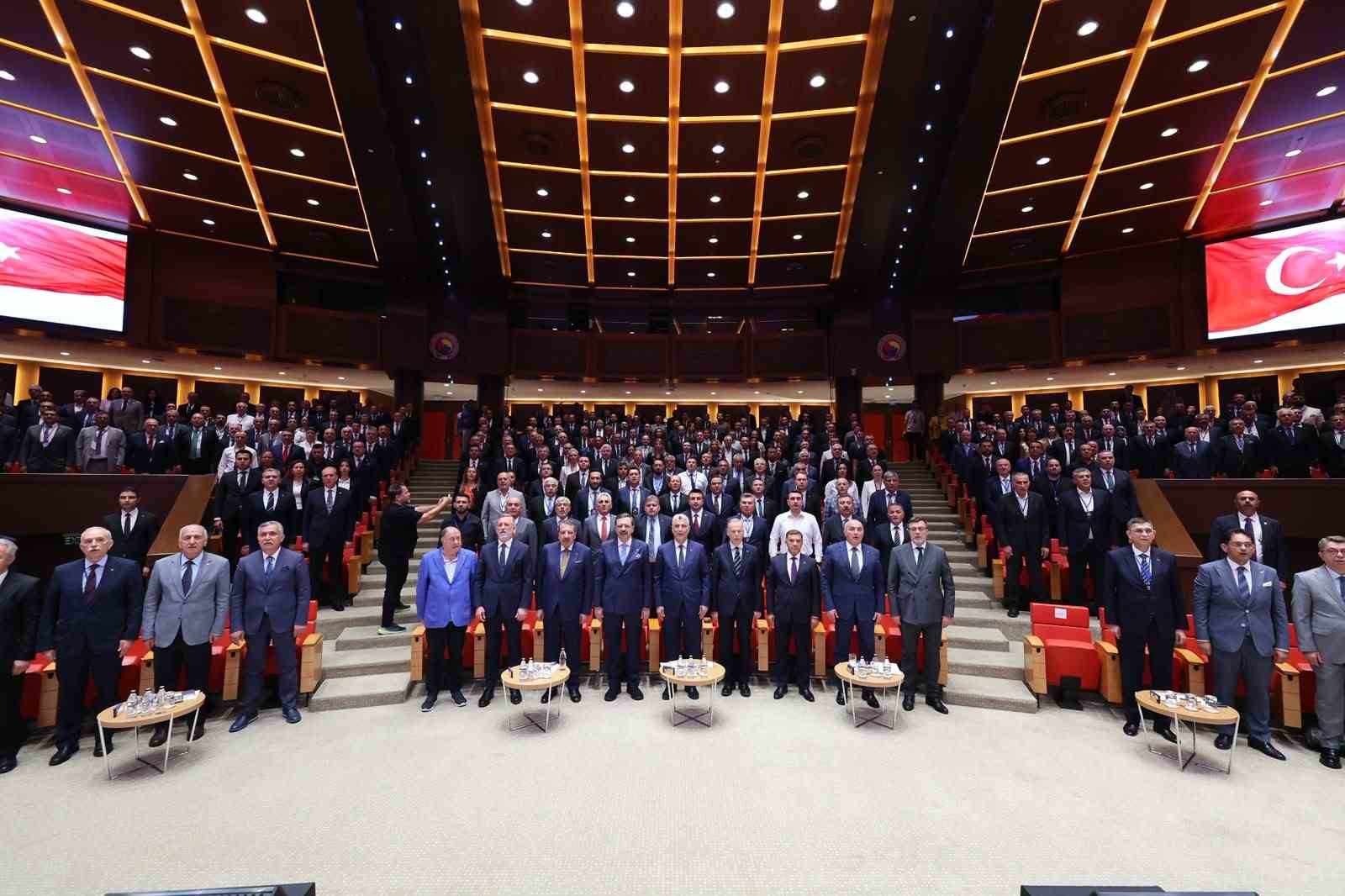bakan bolat avrupa birligindeki yeni korumacilik dalgalari karsisinda turk ekonomisinin olumsuz etkilenmemesi icin yogun bPbTpH97